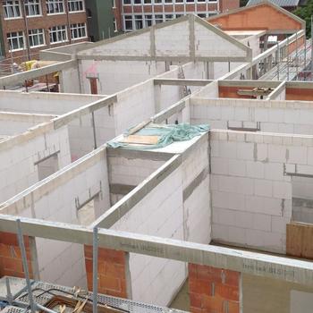 Wände & Giebel gemauert, Ringbalken eingeschalt anschließend betoniert